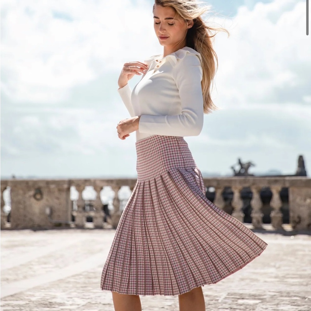 Chic Pink Houndstooth A-Line Skirt